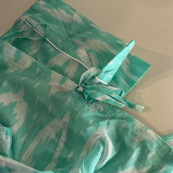Natori Aqua and White Patterned Pajama Set - Picture 6 of 9